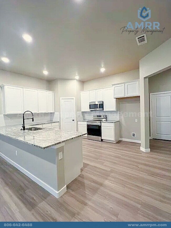 Foto del edificio - Spacious 3-Bedroom Home – Your Perfect Fam...