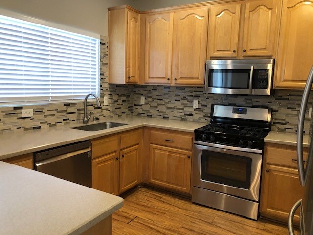 Building Photo - 10592 Calico Pines Ave
