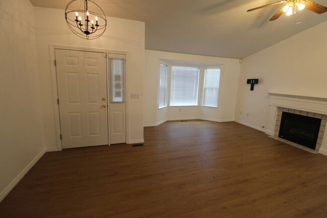 Foto del edificio - 3922 E Siskin Ln