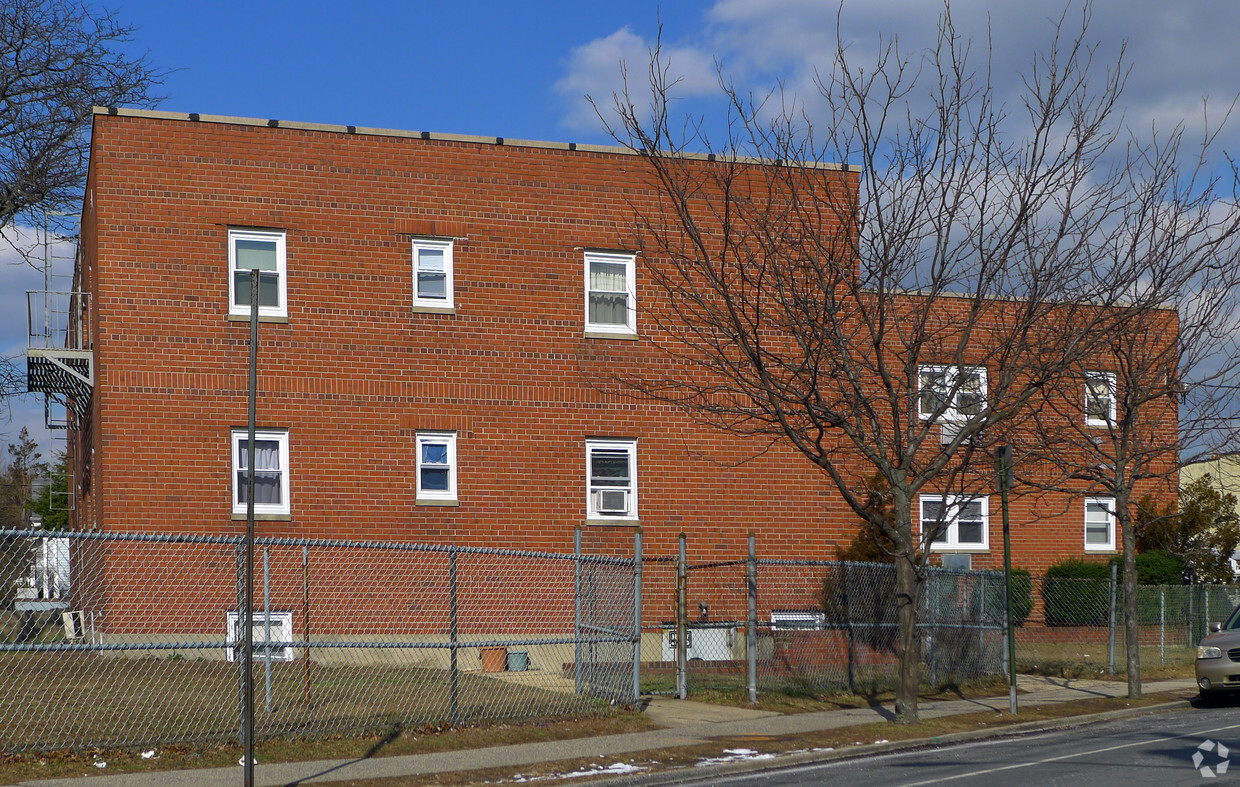 Primary Photo - 107 Broadway
