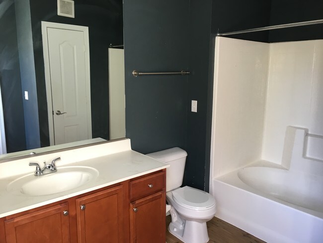 Foto del edificio - 932 Southmoor Dr