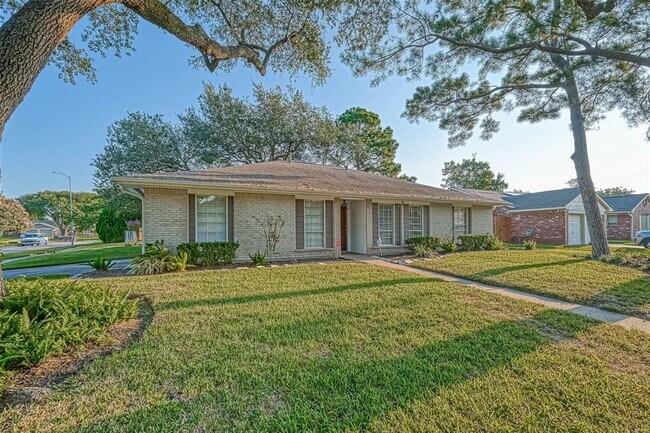 Foto del edificio - 8822 Edgemoor Dr
