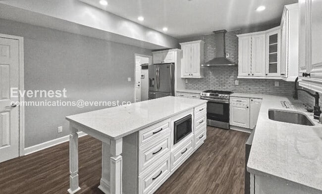 Foto del edificio - 4950 Saddle Bridge Ln