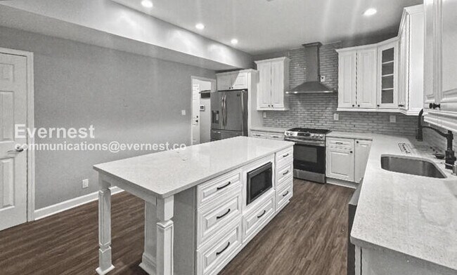 Foto del edificio - Modern Living in Saddle Bridge with Private Patio / 4 Beds and 2.5 Bath / Available Now!