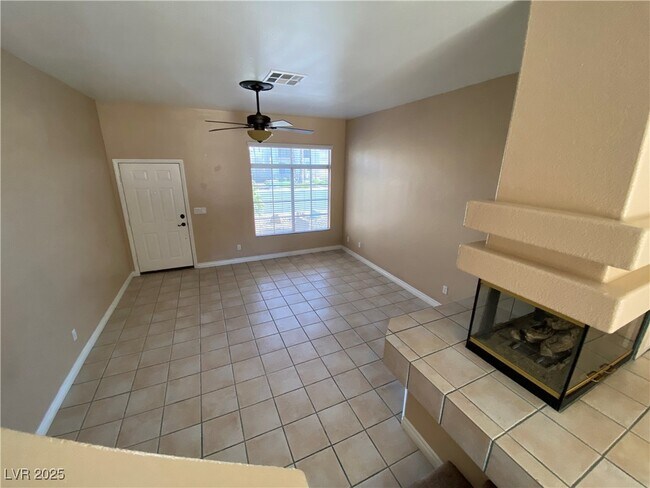 Foto del edificio - 2426 Antler Point Dr