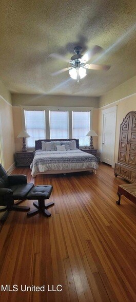Foto del edificio - 133 Hopkins Blvd