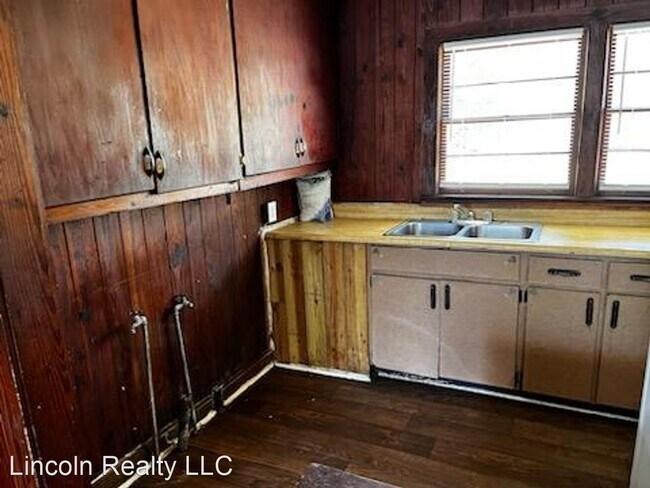 Building Photo - 2 br, 1 bath House - 408 Bullock Ave*