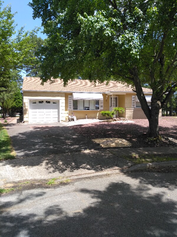 Foto principal - 13 Burlington Ct