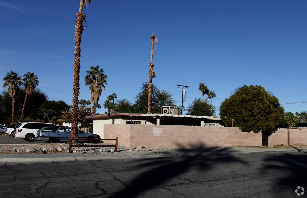 Building Photo - 590 S Desert View Dr