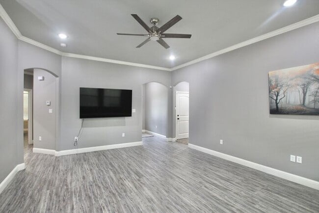 Building Photo - Coming Soon! Stunning 3 Bed 2 Bath Home on...