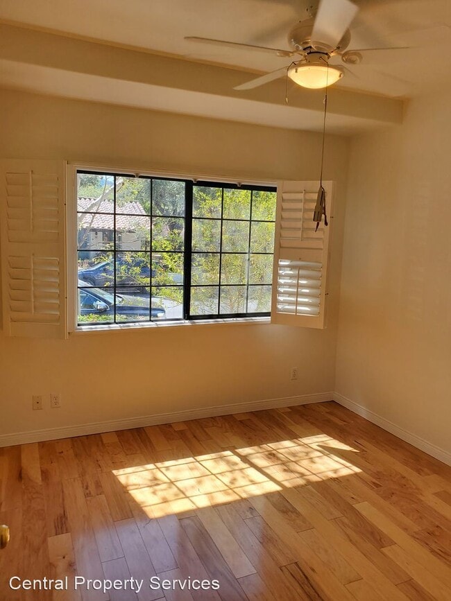 Building Photo - 2 br, 2 bath House - 306 E. Aliso St Unit F