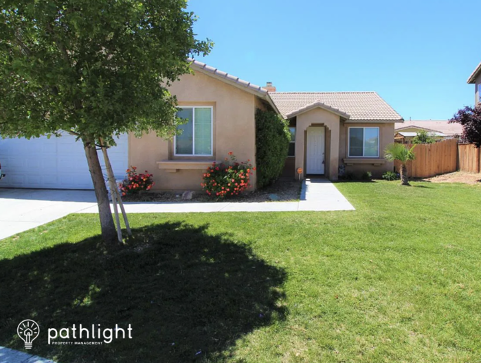 Foto principal - 13275 Newport St, Hesperia, CA, 92344