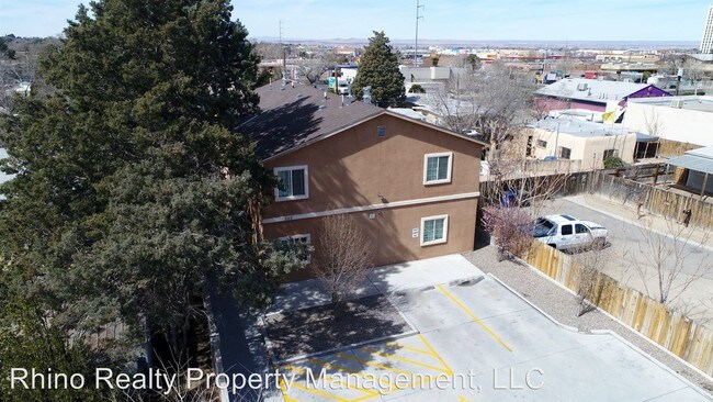 Building Photo - 509 Valencia Dr SE