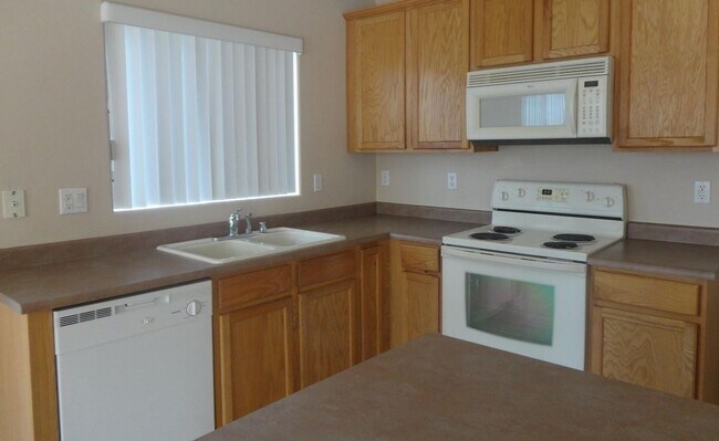 Foto del edificio - Goodyear single story 4 bedroom!
