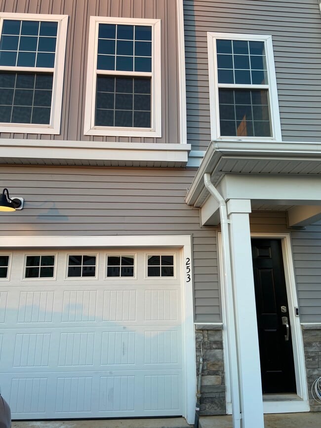 Photo - 253 Red Leaf Ln Townhome