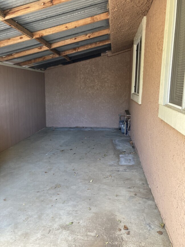 Carport - 3096 Roosevelt St