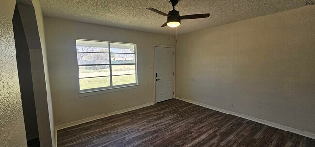 Foto del edificio - 1404 Deville St