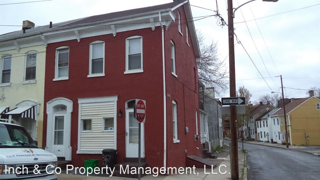 Primary Photo - 5 br, 1.5 bath House - 263 Walnut Street