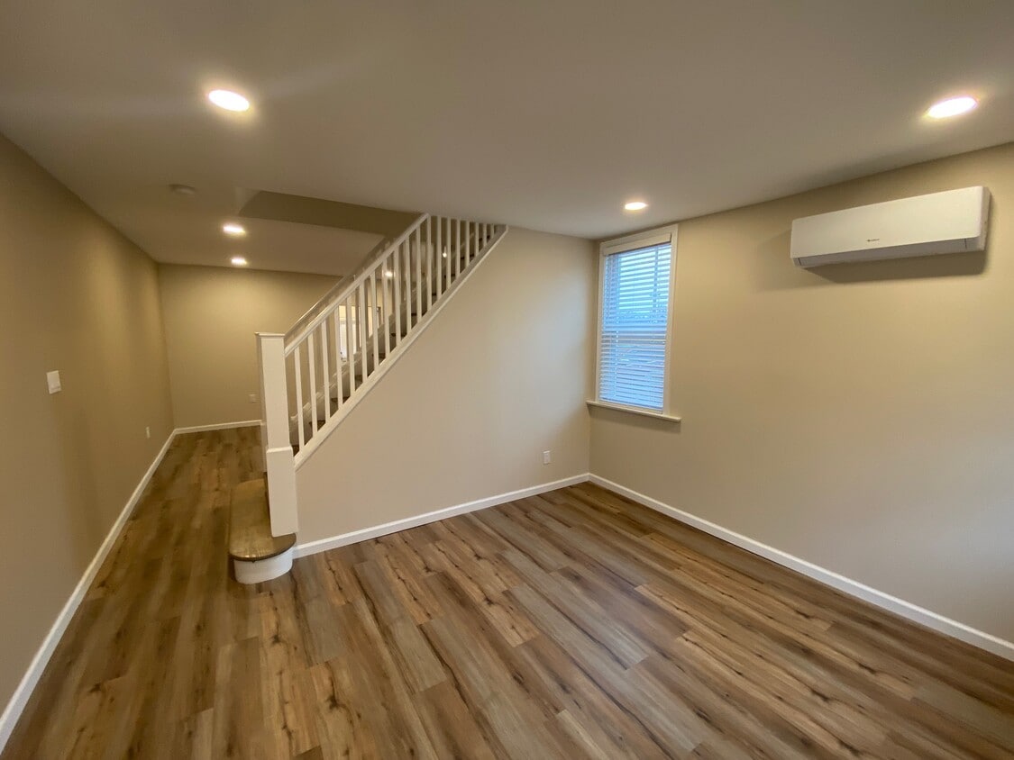 219 E 4th St, Bridgeport, PA 19405 House Rental in Bridgeport, PA