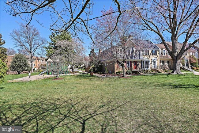 Foto del edificio - 7380 Montcalm Dr