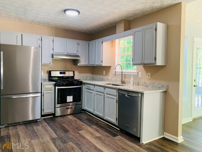 Foto del edificio - 30 Standing Rock Rd