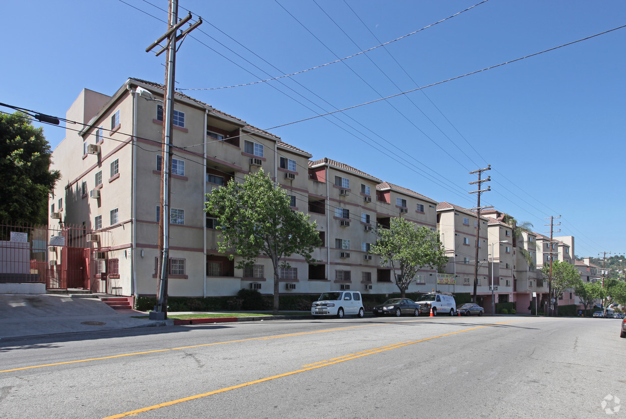 Foto principal - Huntington Hacienda II Apartment Homes