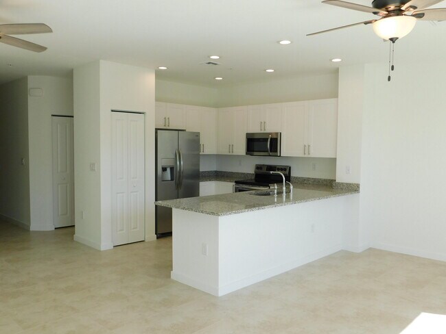 Building Photo - 6279 Portofino Cir
