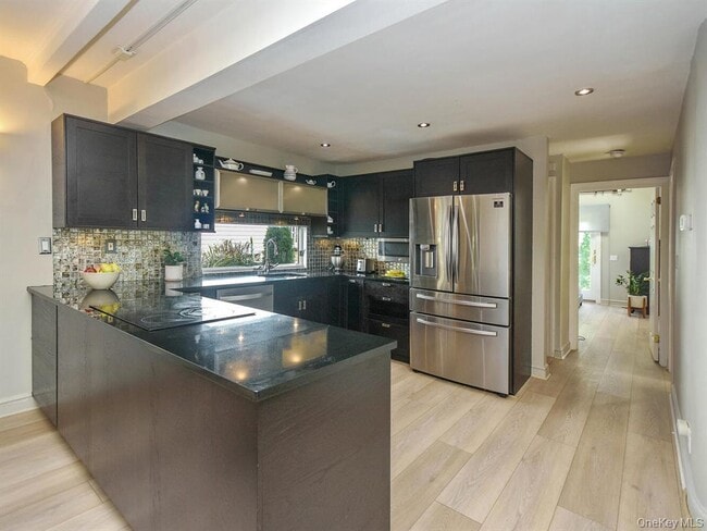 Foto del edificio - 20 Oldwood Rd S