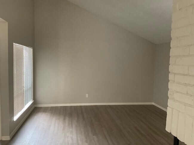 Foto del edificio - 16727 Castle Fraser Drive