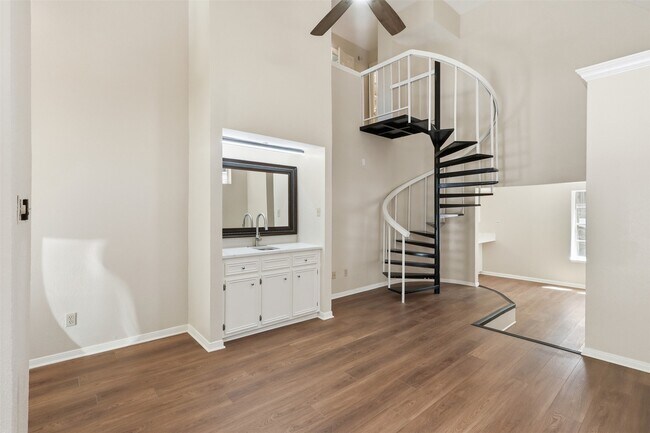 Foto del edificio - 5515 Strack Rd