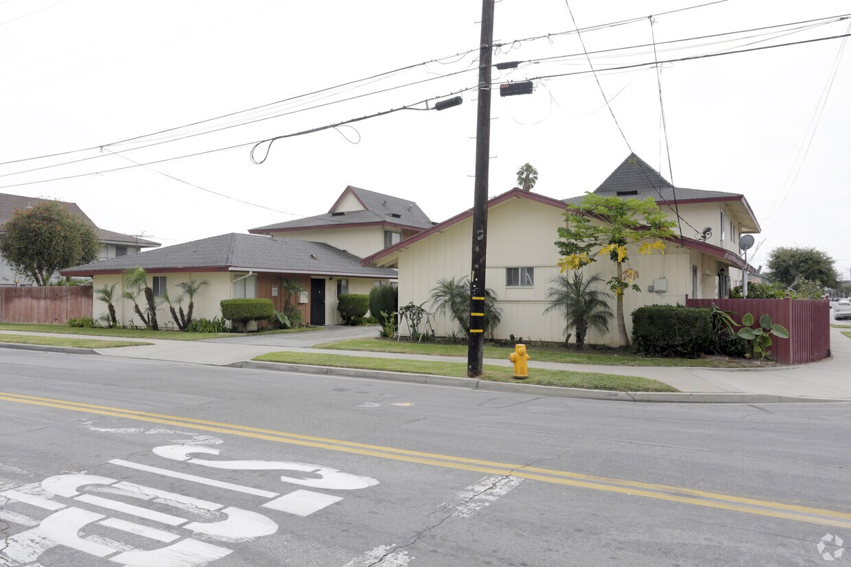 Foto del edificio - 704-708 Clay Ave