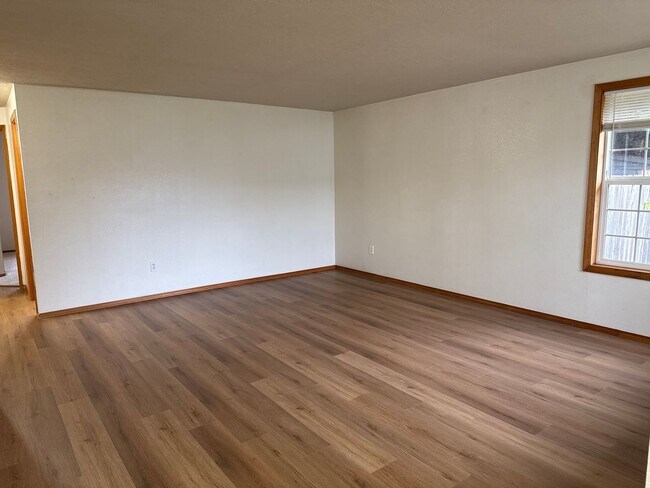 Foto del edificio - 3 Bedroom Single Story Home on Dead End St...