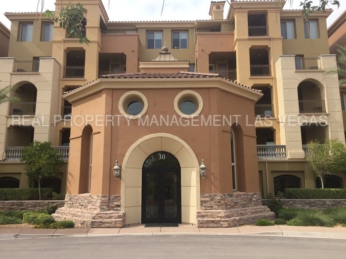 Foto principal - STUNNING FURNISHED LAKE LAS VEGAS CONDO!