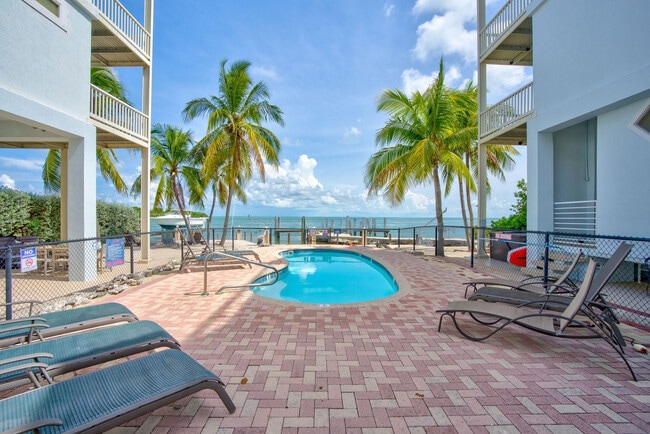 Foto del edificio - 12400 Overseas Hwy