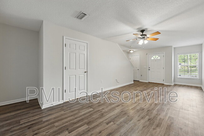Building Photo - 8471 McGirts Village Ln