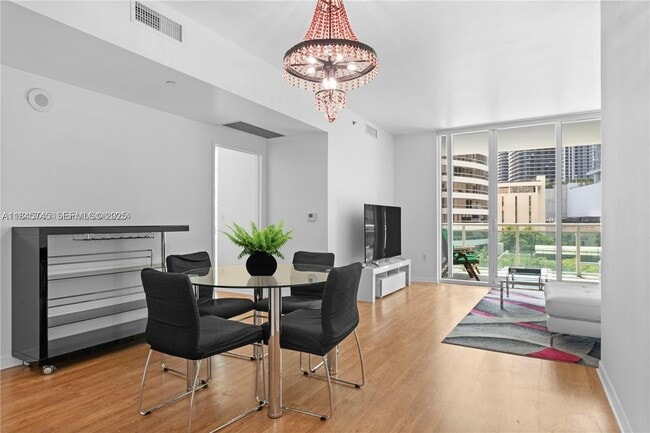 Building Photo - 950 Brickell Bay Dr