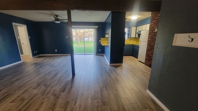 Building Photo - Perfect in Peaster ISD!