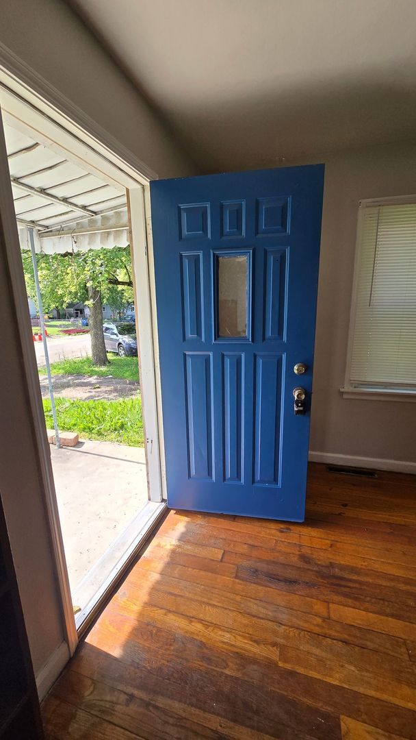 Building Photo - Spacious 3-Bedroom Home with Large Loft Be...