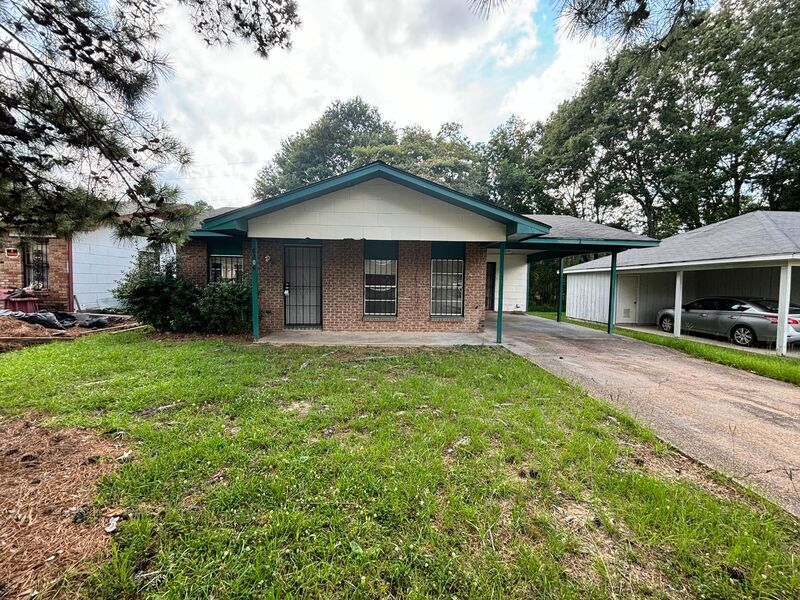 Primary Photo - 6709 Lake Glen Dr