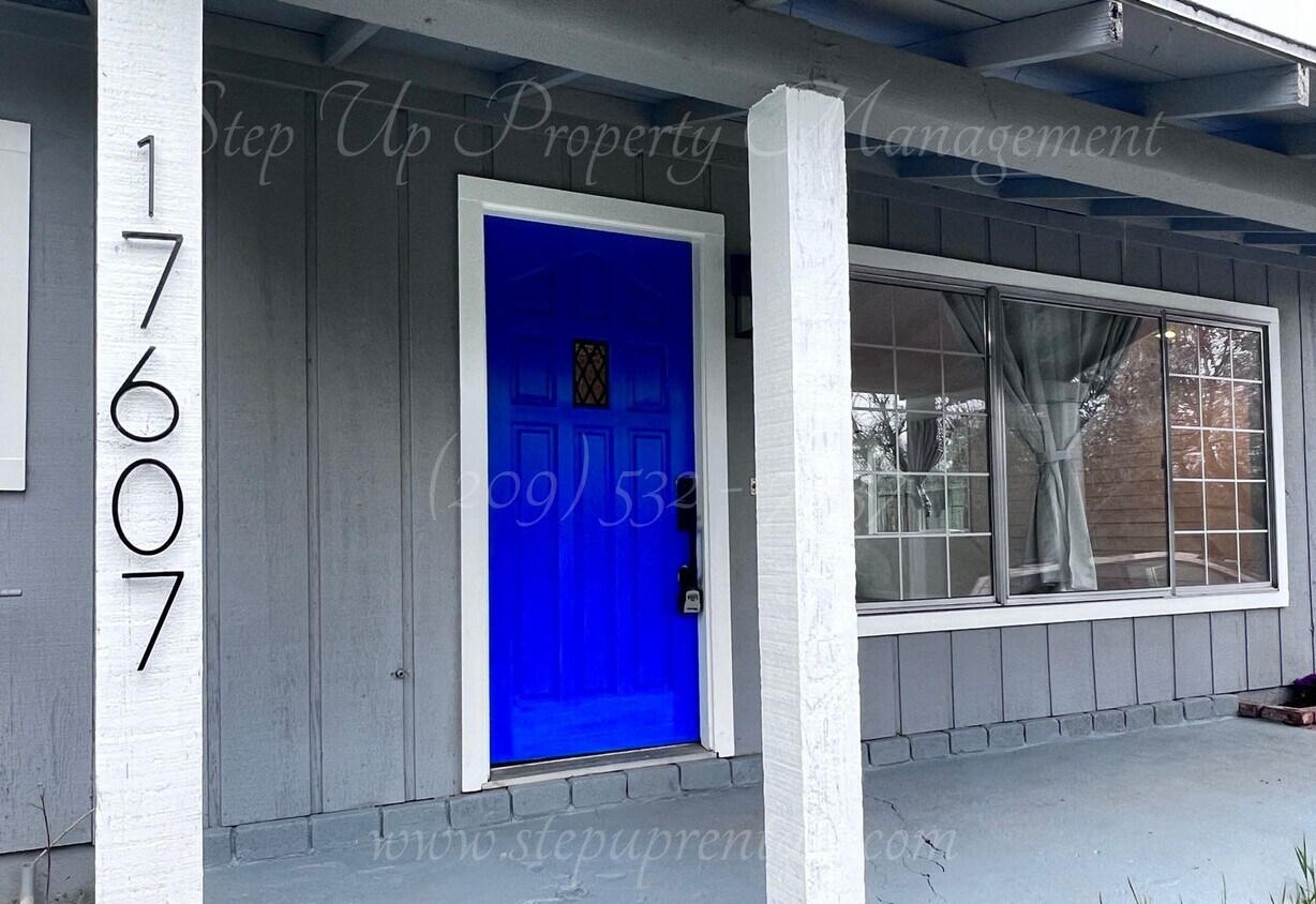 Primary Photo - Newly Updated 3 Bedroom 2 Bathroom Home in...