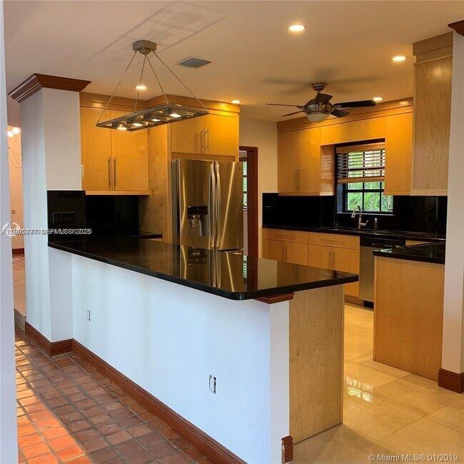 Foto del edificio - 901 Majorca Ave