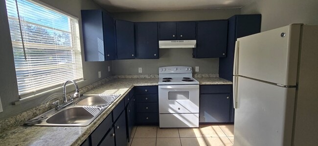 Photo - 3/1 Tampa Home ! Apply for FREE This Holiday Season!