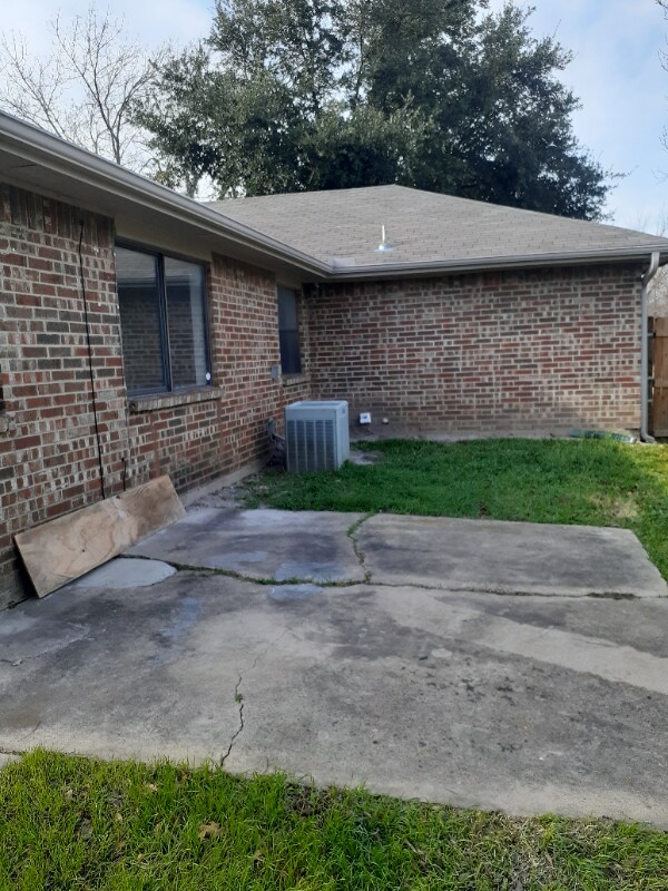 Building Photo - 6509 Devine Dr