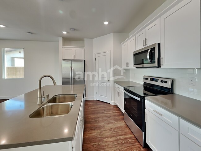 Building Photo - 9144 Liberty Cap Court