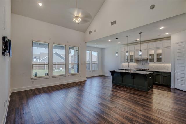 Foto del edificio - 4051 Delta Dr