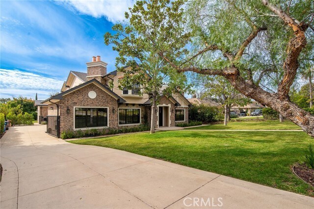 Building Photo - 608 Arbolada Dr