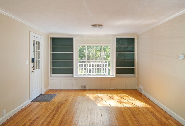 Building Photo - 109 Brookside Ave