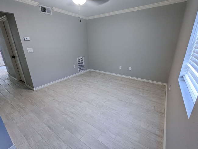 Building Photo - 114 Scofield Ave