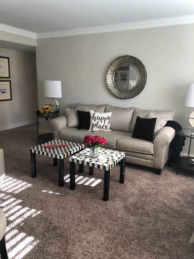Foto principal - 3608 Lakeshore Dr
