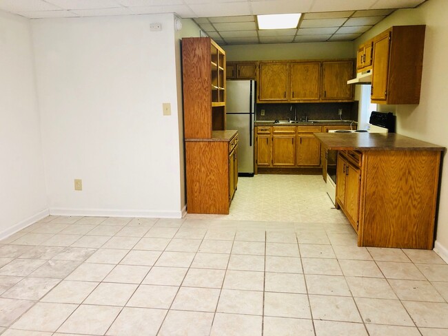 Building Photo - DOWNTOWN NORTH WILKESBORO APARTMENT